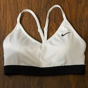 Women’s Nike Dri-Fit Sportsbra in Size Small